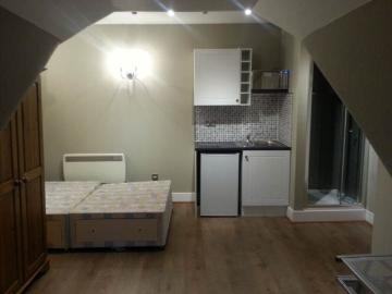 Apartment at Bedford Hill, Greater London