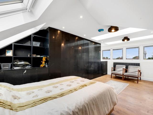 Apartment at Beechwood Avenue, Greater London