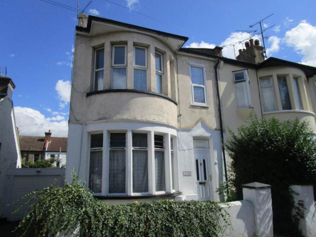 Apartment at Beedell Avenue, Southend on Sea