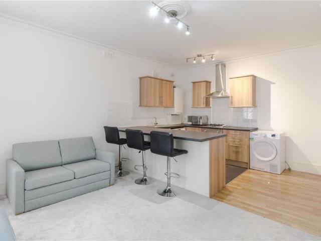 Apartment at Bell Street, City of Westminster