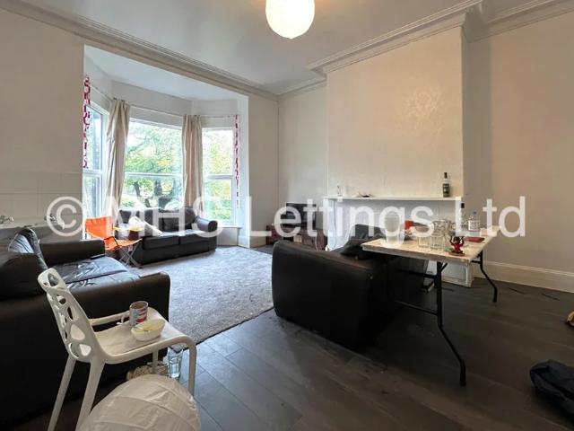 Apartment at Belle Vue Road, Leeds