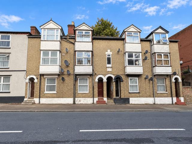 Apartment at Bellfield Road West, High Wycombe