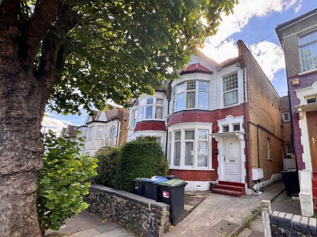 House at Belmont Avenue, Greater London