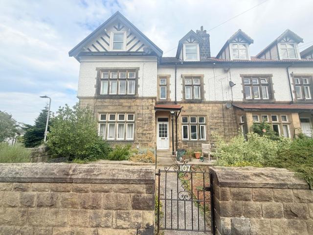 Apartment at Ben Rhydding Drive, Bradford