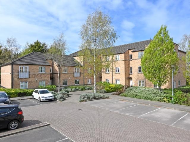 Apartment at Birch Close, Huntington