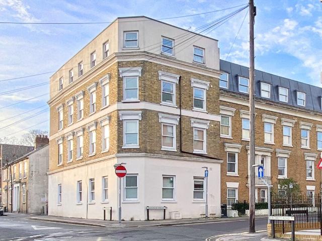 Apartment at Birchett Road, Rushmoor