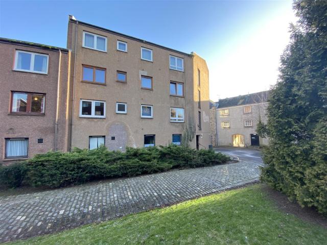 Apartment at Black Watch Gardens, Perth