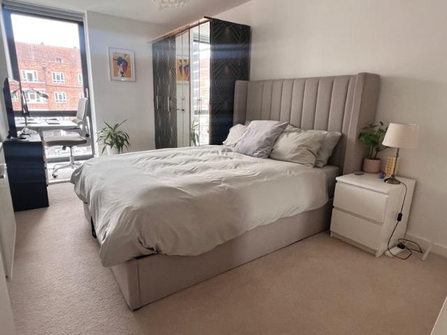 Apartment at Bloemfontein Road, Greater London