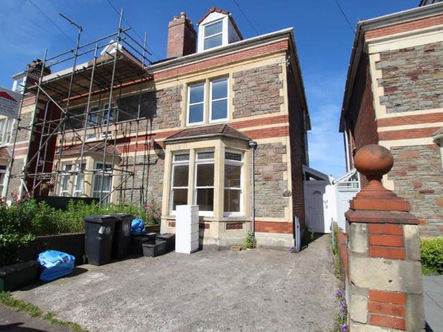 Apartment at Brynland Avenue, Bristol