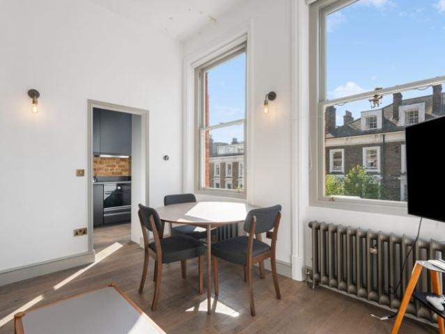Apartment at Bramham Gardens, Greater London