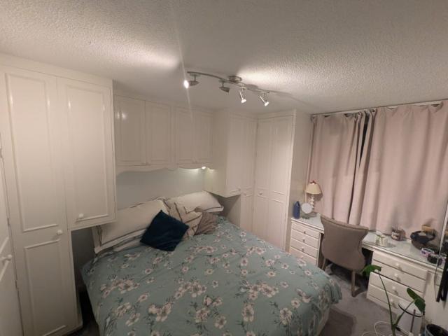 Apartment at Bramlands Close, Greater London