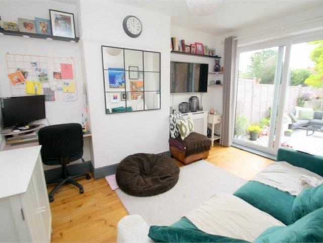 Apartment at Bramley Close, Borough of Spelthorne