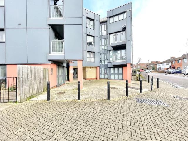 Apartment at Bramley Crescent, Greater London