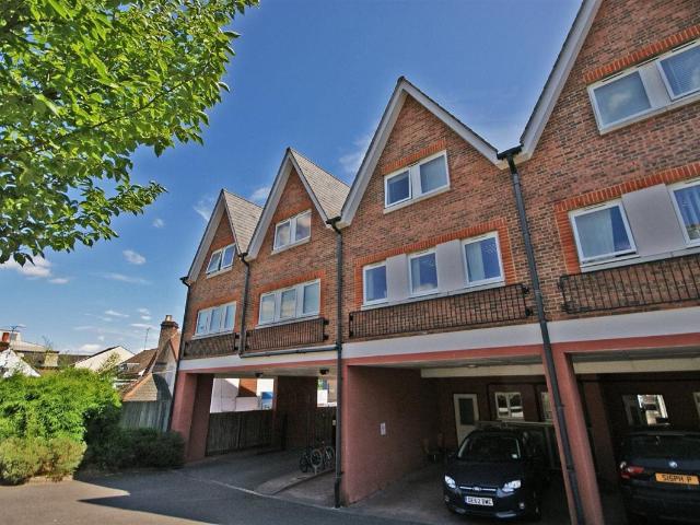 Apartment at Brighton Road, Reigate and Banstead
