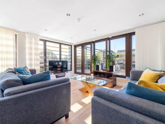 Apartment at Brixton Hill, Greater London