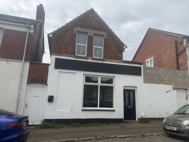 Apartment at Broadway, Kettering