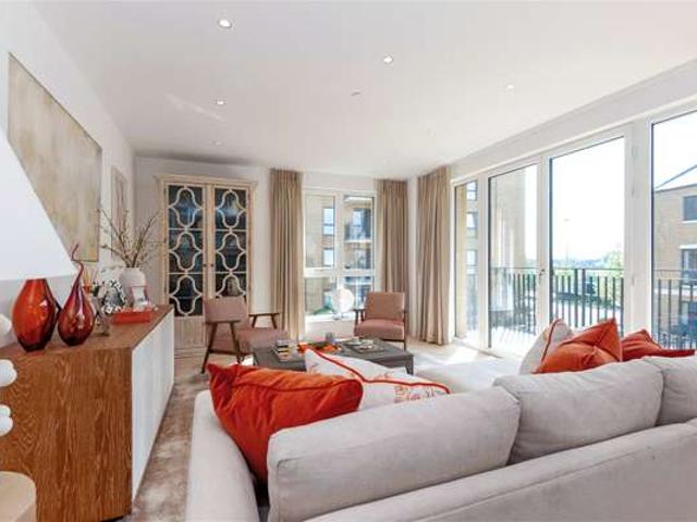 Apartment at Broom Road, Greater London