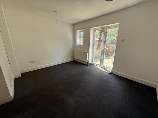 Apartment at Broomhill Road, Greater London