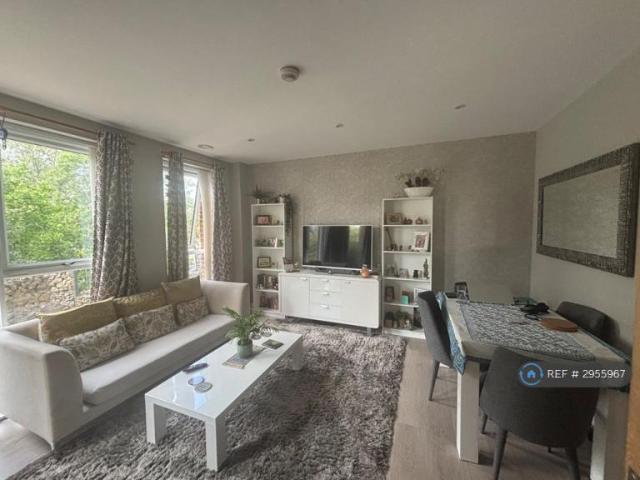 Apartment at Brook Avenue, Greater London