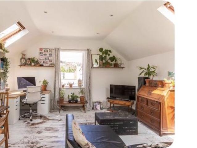 Apartment at Brook Lane, Bristol