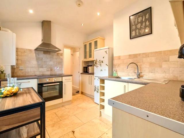 Apartment at Brookdene Road, Greater London