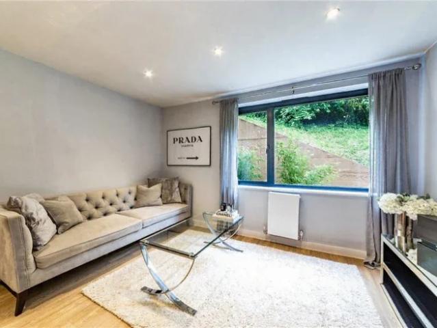 Apartment at Brookfield Road, Wooburn Green