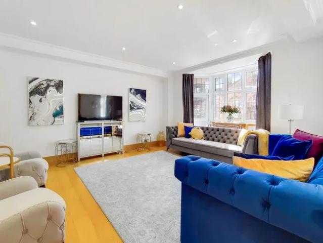 Apartment at Brompton Road, City of Westminster