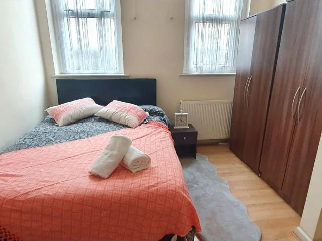Apartment at Brondesbury Park, Greater London