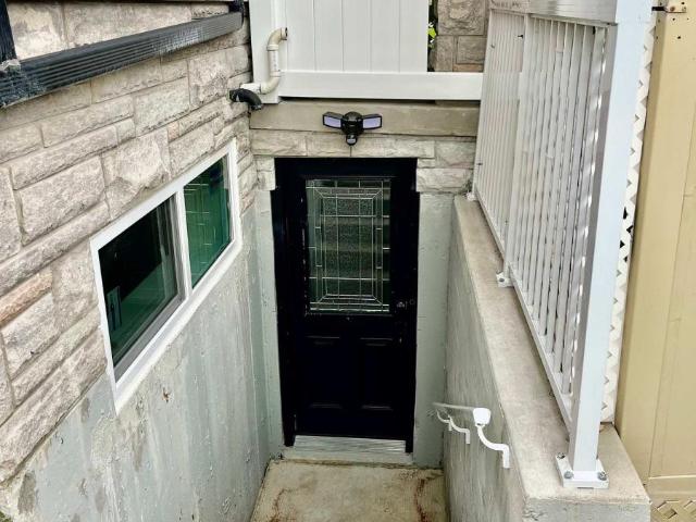 apartment at BSMT 5 KING WILLIAM CRESCENT, Richmond Hill, Ontario, L4B4S6