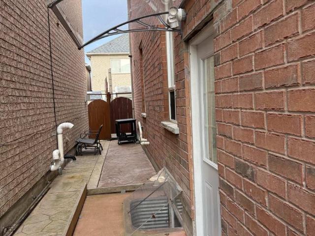apartment at BSMT 6 LUCKY LANE, Brampton, Ontario, L6R3M3