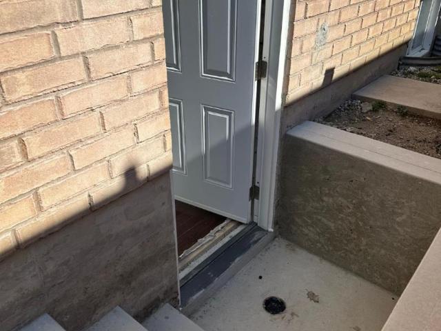 apartment at BSMT 11 CLAIR AVENUE, Whitby, Ontario, L1M2G8