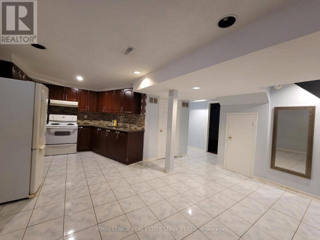 apartment at BSMT 323 WINFIELD TERRACE, Mississauga, Ontario, L5R1N6