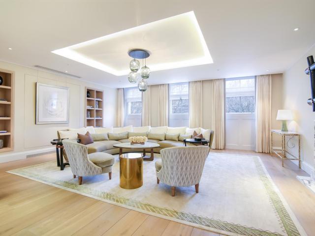 Apartment at Buckingham Gate, City of Westminster