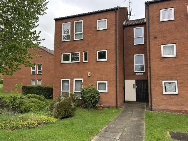 Apartment at BUCKINGHAM RD, Smith's Wood