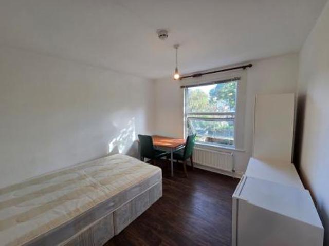 Apartment at Burgoyne Road, Greater London