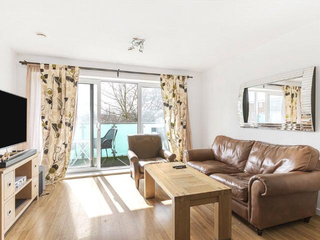 Apartment at Burdett Road, Greater London