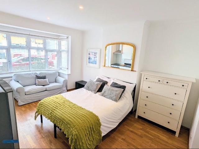Apartment at Burlington Avenue, Slough