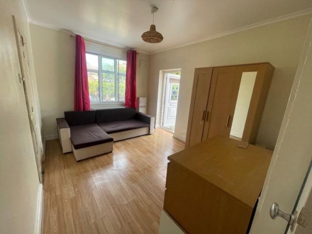 Apartment at Burns Way, Greater London