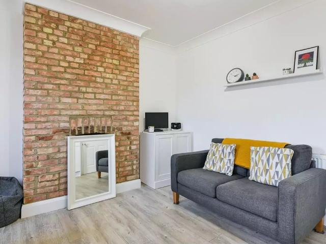 Apartment at Bushey Road, Greater London