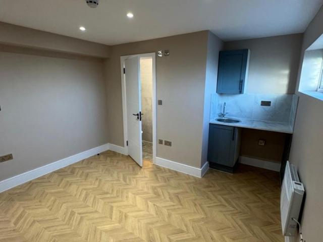 Apartment at Byron Close, Elmbridge