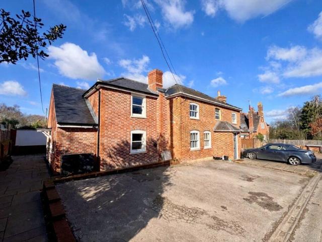 Apartment at Goddards Lane, Basingstoke and Deane