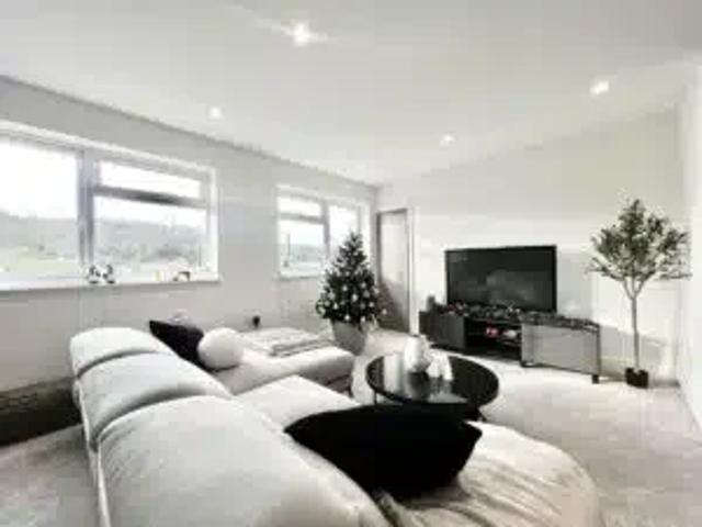 Apartment at Godstone Road, London