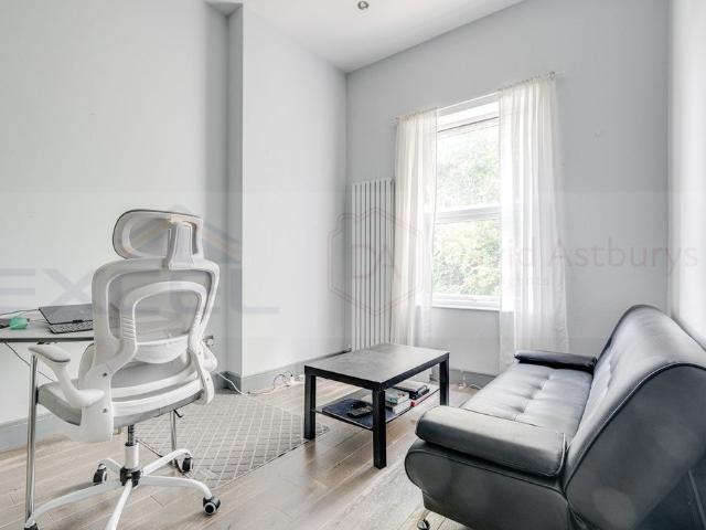 Apartment at Goldhawk Mews, Greater London