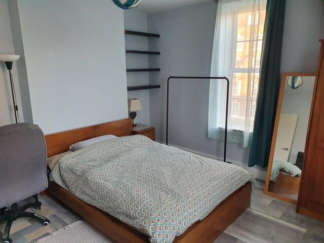 Apartment at Goldsmith Road, Greater London