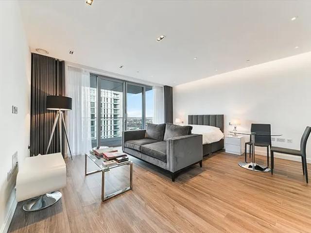 Apartment at Goodman's Yard, City of London