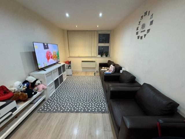 Apartment at Goodmayes Road, Greater London