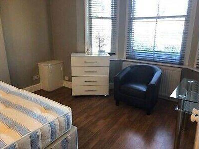 Apartment at Goodwin Road, Greater London