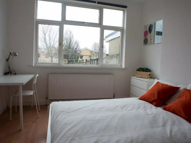 Apartment at Gateside Road, Greater London