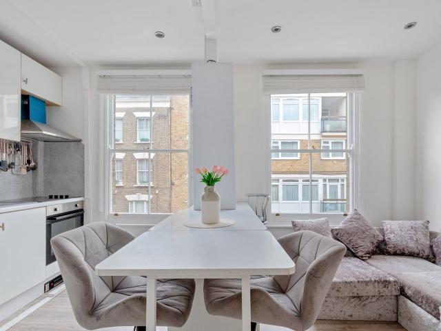 Apartment at Gaywood Street, Greater London