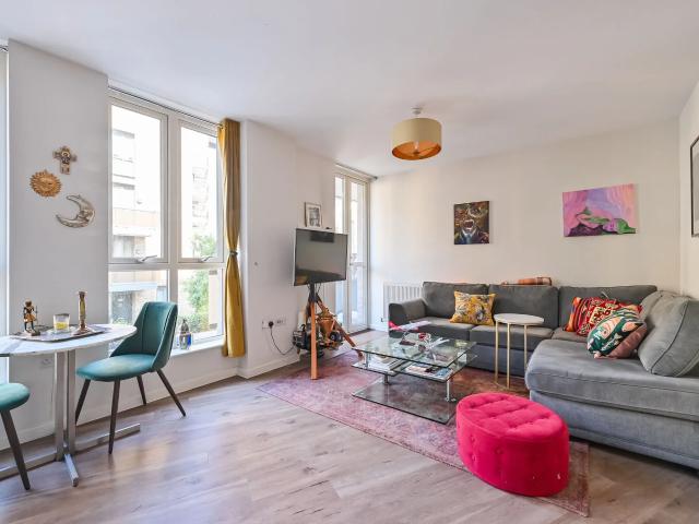 Apartment at Geoff Cade Way, Greater London